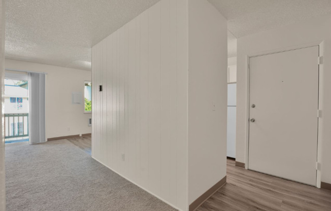 2 beds, 1 bath, 900 sqft, $1,575, Unit 760-24