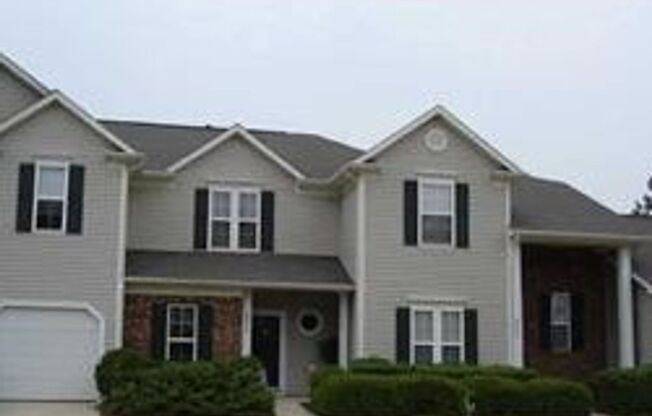Move In Ready Townhome located in the Towne Meadows Community!