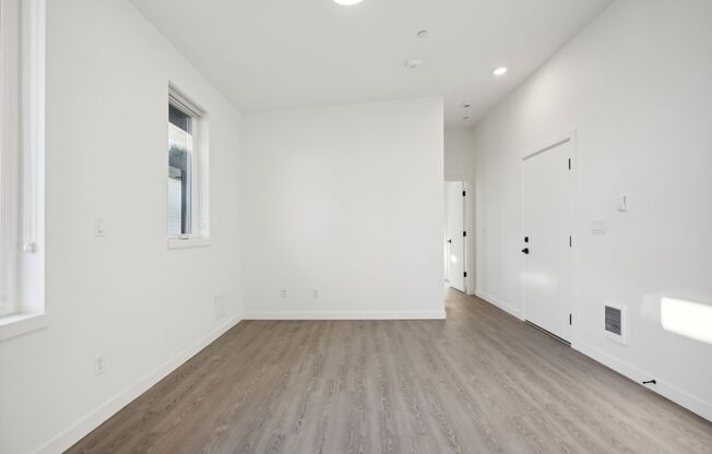 1 bed, 1 bath, 420 sqft, $1,525, Unit 15