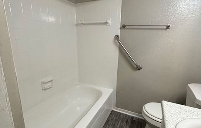 2 beds, 2 baths, 1,034 sqft, $905