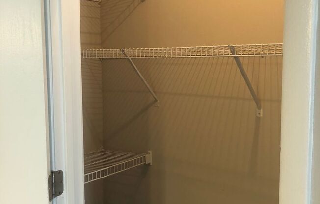 1 bed, 1 bath, 755 sqft, $1,080, Unit 5728H