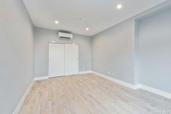 2 beds, 1 bath, $2,800, Unit 3R