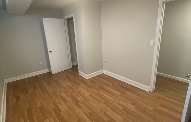 4 beds, 2 baths, $5,900, Unit 51