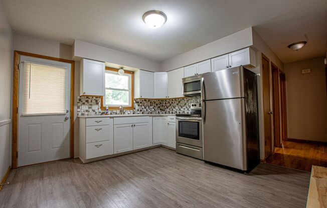 2 Bedroom / 1 Bath Duplex with Washer/Dryer