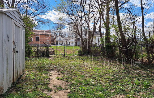 2216 W ORMSBY AVE