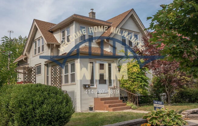 2565 N OAKLAND AVE