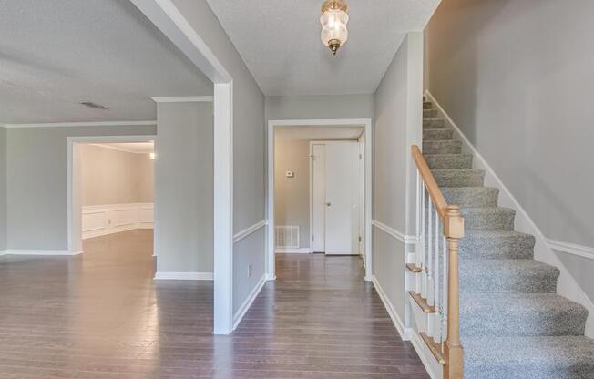 2453 RIVERLOOK DR