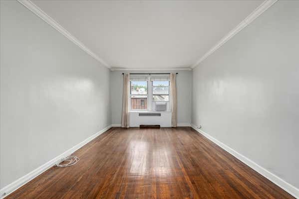 2 beds, 1 bath, 900 sqft, $2,600, Unit 38B