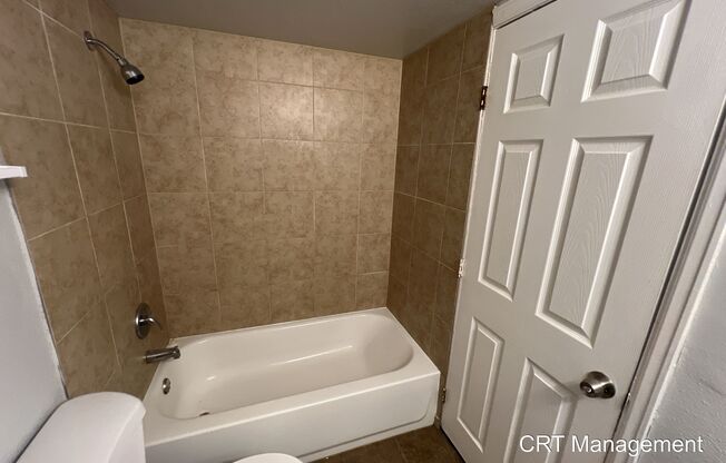 3 beds, 2 baths, $1,975, Unit # 411