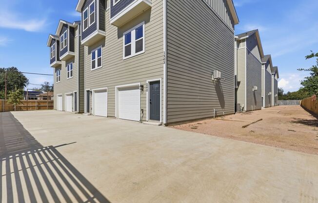Brand-New 3-Story Modern Townhome Near Downtown & Southtown
