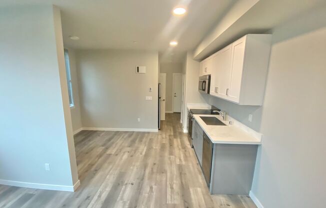 1 bed, 1 bath, 350 sqft, $1,595, Unit 201