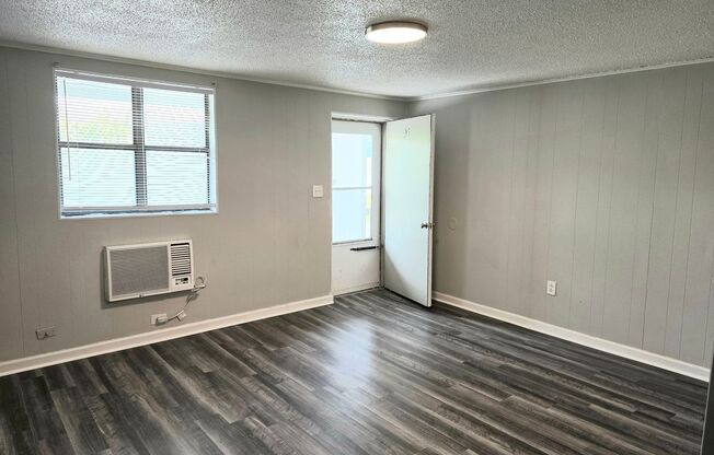 1 bed, 1 bath, 570 sqft, $700, Unit CS 94