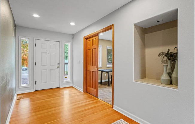 Spacious custom home in desirable location- 4/2.5 + bonus room!