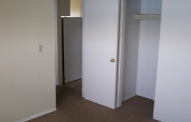 215-225 NW Tingley Court