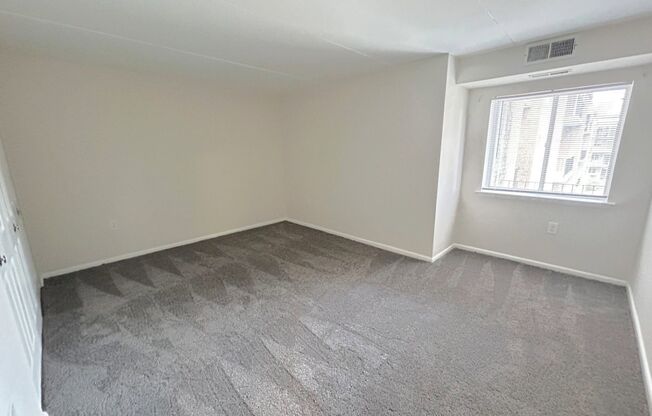 1 bed, 1 bath, 700 sqft, $1,239, Unit 105