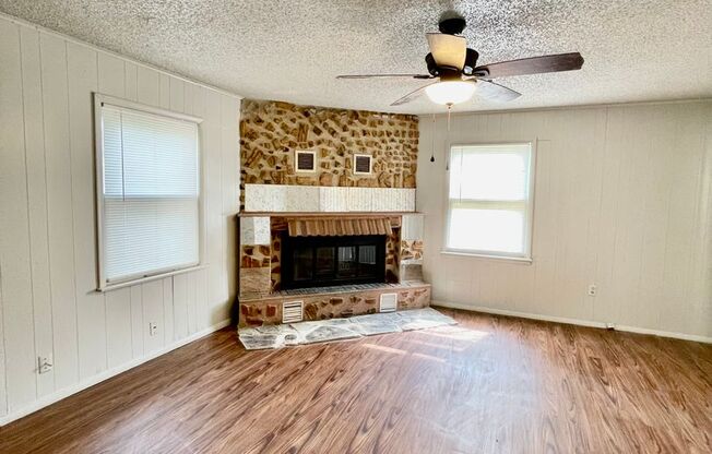Charming West Tulsa 3 Bed 1.5 Bath House