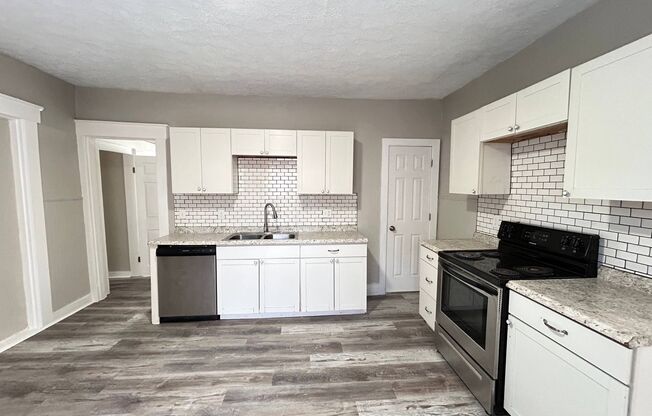 2 beds, 1 bath, $1,000, Unit Unit 1