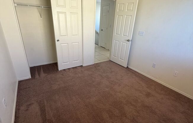 3 beds, 2.5 baths, $1,900