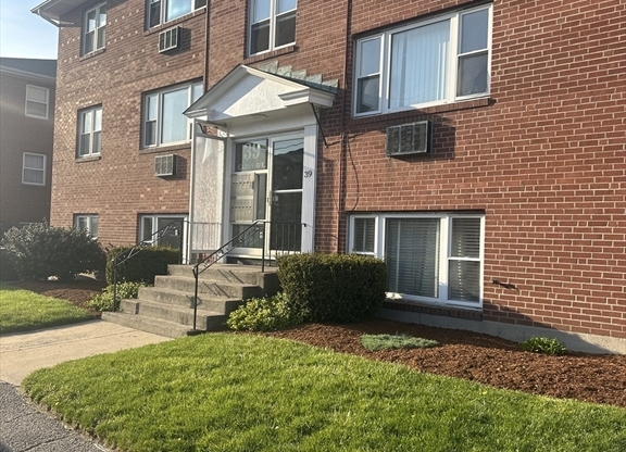 39 CAREY AVE