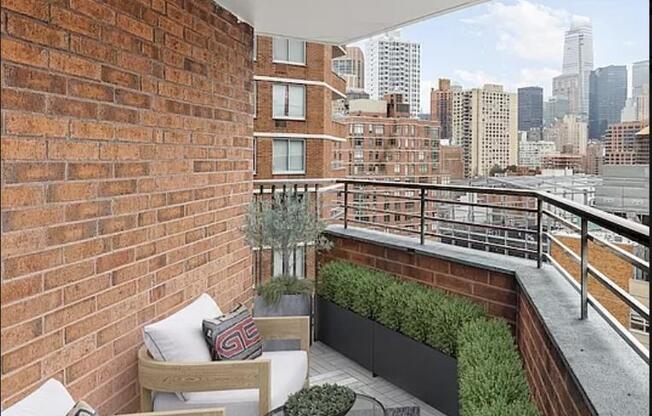 3 beds, 1.5 baths, 953 sqft, $7,220, Unit 10F