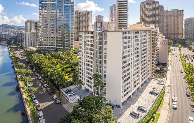 2 beds, 1.5 baths, $3,100, Unit # 706