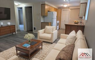 2 beds, 1.5 baths, $1,590, Unit 2