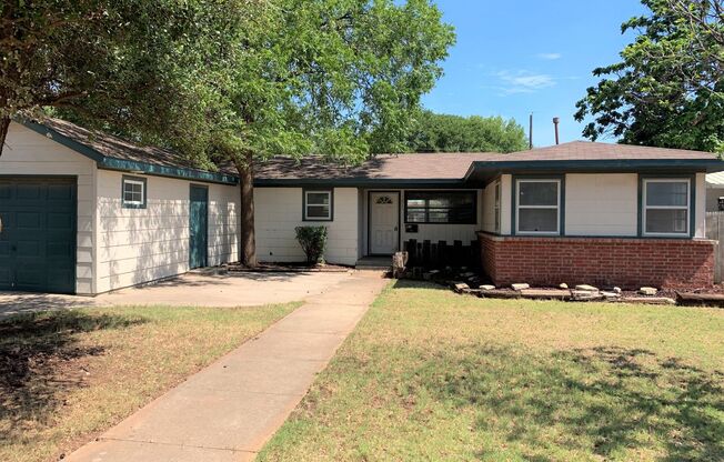 Pre-Leasing  3 Bed 1 Bath