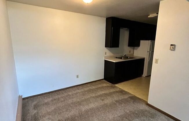 2 beds, 1 bath, $1,825