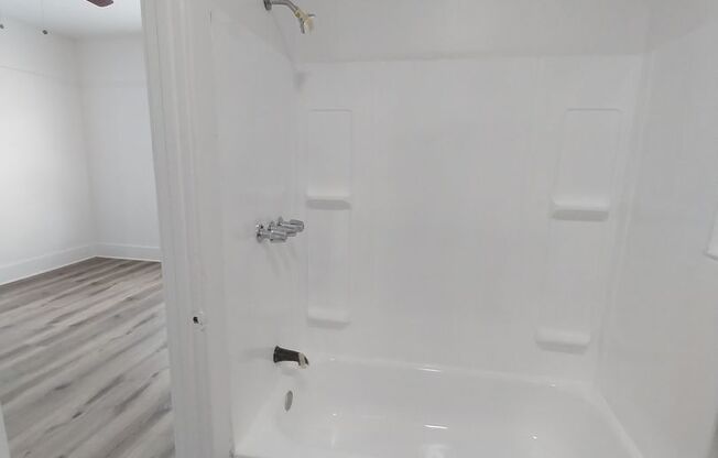 1 bed, 1 bath, 630 sqft, $1,695, Unit 12