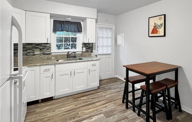 FOR RENT - BEACH LIVING!