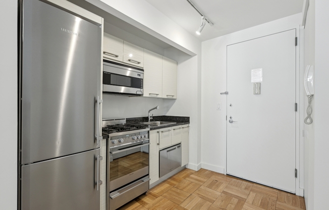 Studio, 1 bath, 412 sqft, $3,095, Unit 622