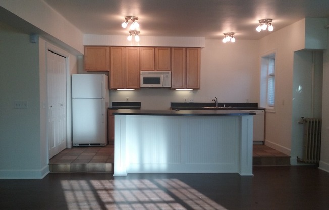 2 beds, 2 baths, 1,518 sqft, $3,295, Unit 101