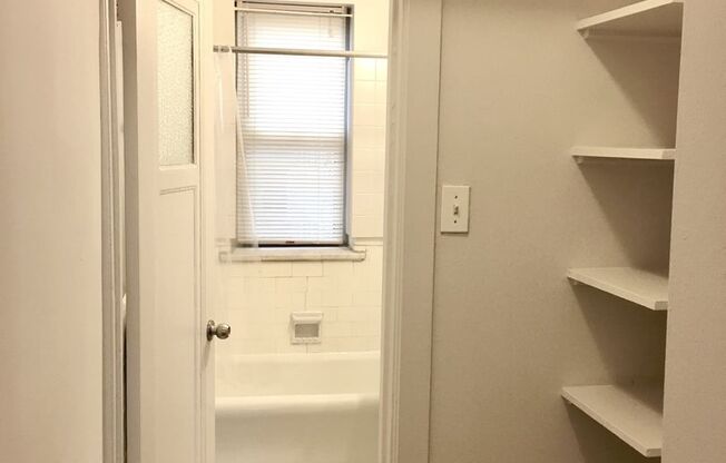 Studio, 1 bath, 233 sqft, $1,195, Unit 514