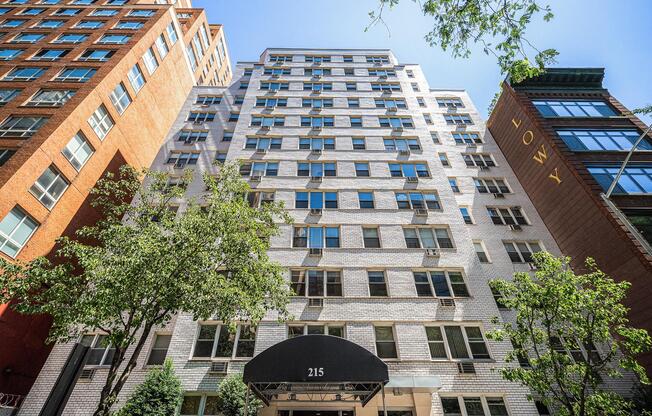 1 bed, 1 bath, 649 sqft, $4,350, Unit 14M