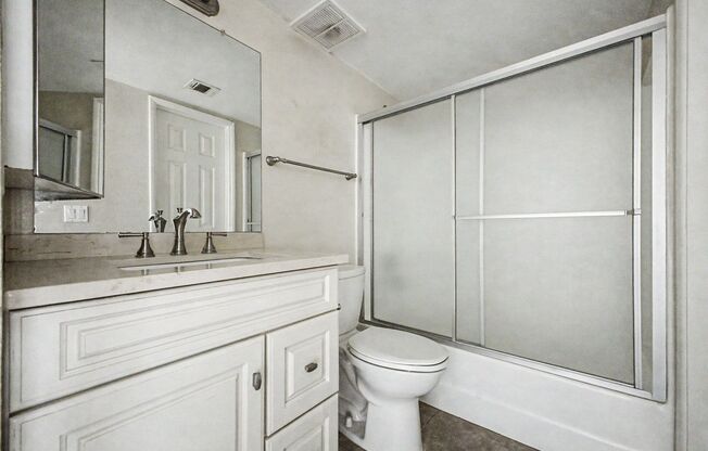 2 beds, 2 baths, $1,395, Unit # 1086