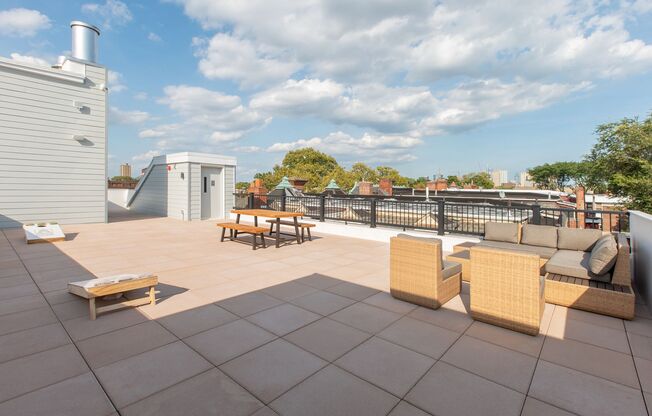 Top floor 2 bed 2 bath with floor to ceiling windows in UCity, steps from UPENN! Full amenity package!