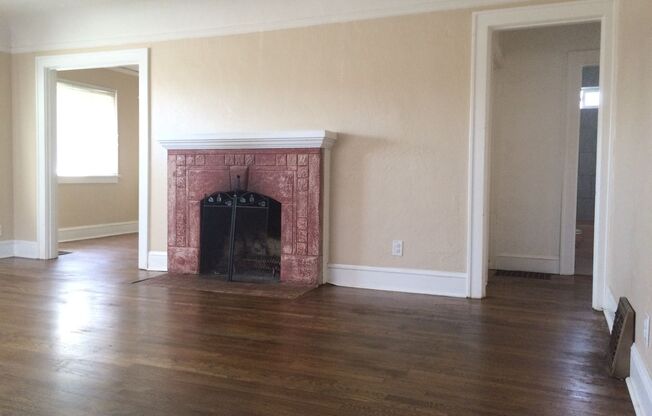 2 beds, 1 bath, $2,400