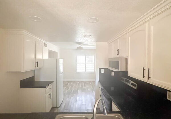 3605 LARCHMONT SQ LN