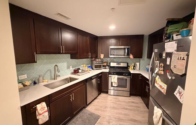 2 beds, 1 bath, 826 sqft, $2,600, Unit 410