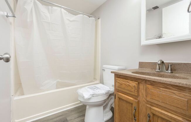 2 beds, 2 baths, $895, Unit 305