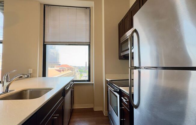 2 beds, 2 baths, 930 sqft, $2,200, Unit HA-814