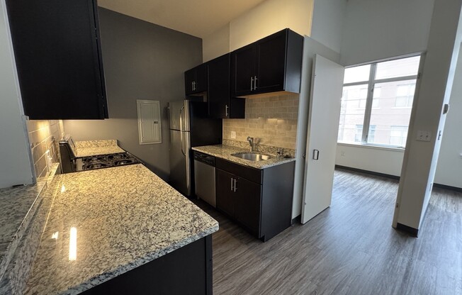 3 beds, 2 baths, 1,385 sqft, $5,000, Unit 501