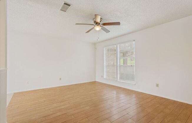 2 Bedroom 1.5 Bath Condo at Coppertree!