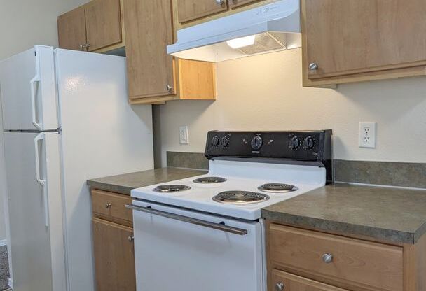 3 beds, 2 baths, 1,180 sqft, $1,585, Unit E304