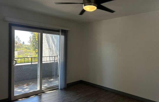 2 beds, 1 bath, 950 sqft, $2,955, Unit D006
