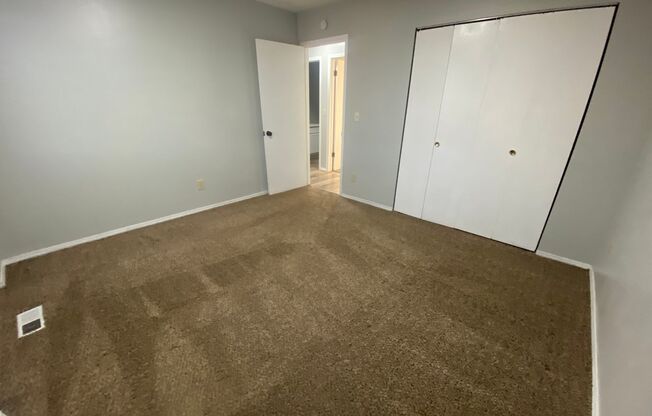 2 beds, 1 bath, 835 sqft, $1,245, Unit 506 Apt. H