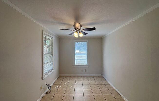 1 bedroom 1 bath apartment for rent in Pensacola - ALL UTILITIES INCLUDED!