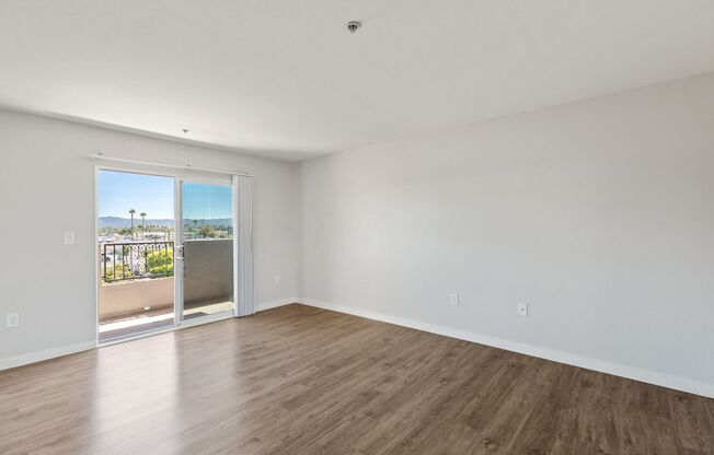 2 beds, 2 baths, 1,100 sqft, $2,799, Unit 401 R