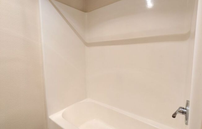 2 beds, 2 baths, 994 sqft, $1,475, Unit E101