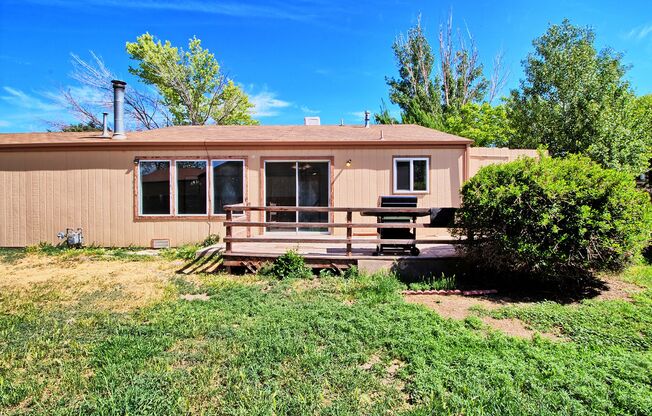 Cozy, Remodeled Gem with Spacious Backyard – Your Perfect Rental Home!